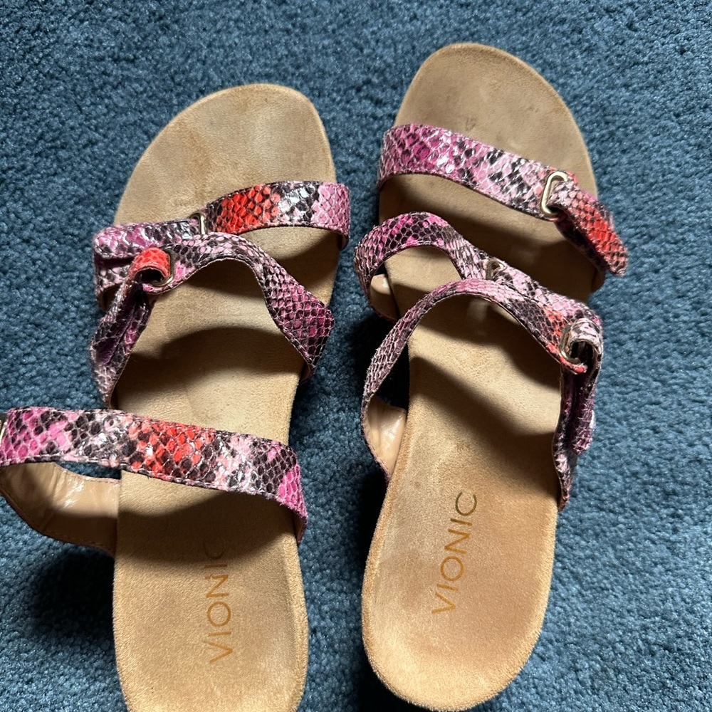 Vionic Women's Pink Snake Print Sandals